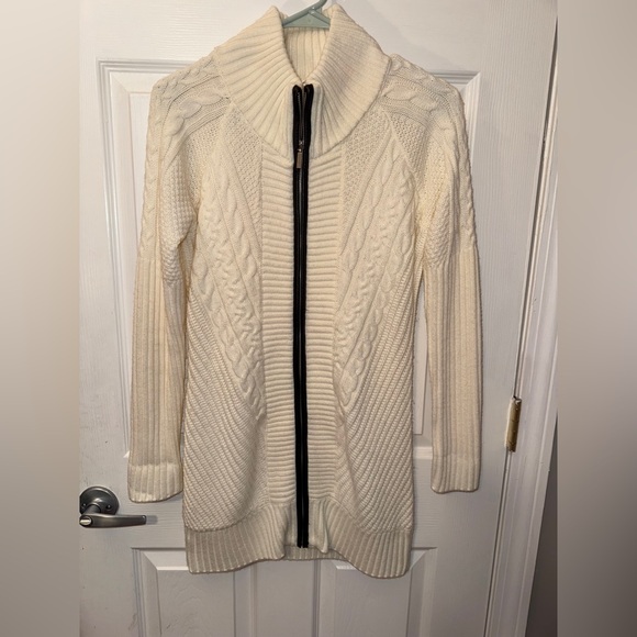 VENUS Cream Cable Knit Zipper Cardigan - Picture 1 of 4